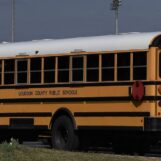 Le conseil scolaire de Virginie règle un procès avec des élèves accusés d'avoir harcelé un camarade de classe trans