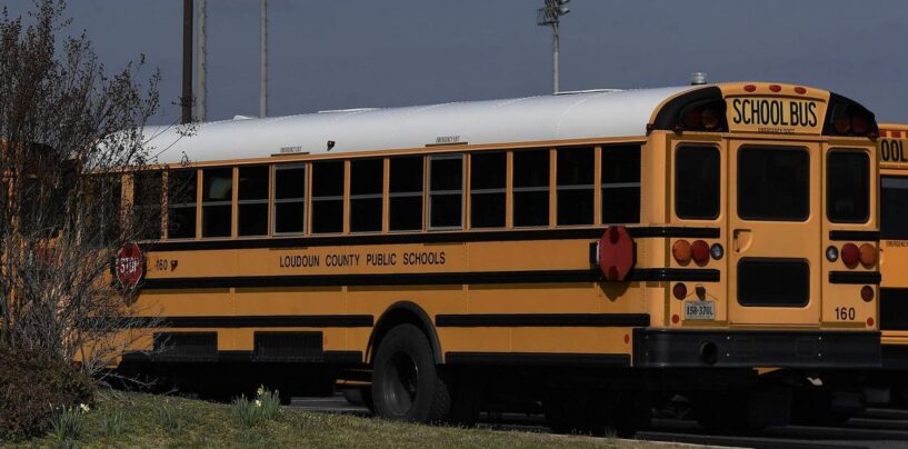 Le conseil scolaire de Virginie règle un procès avec des élèves accusés d'avoir harcelé un camarade de classe trans