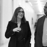 Christopher Wiggins remporte le prix GLAAD pour son article de couverture sur Sarah McBride