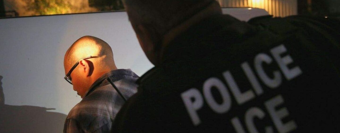 Un joueur professionnel gay détenu par l'ICE craint d'être expulsé du Maryland vers le Cameroun