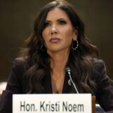 Kristi Noem est un avertissement pour les républicains homosexuels blancs