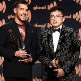 Bowen Yang et Matt Rogers font un don de 10 000 $ à Equality Kansas après la loi anti-trans