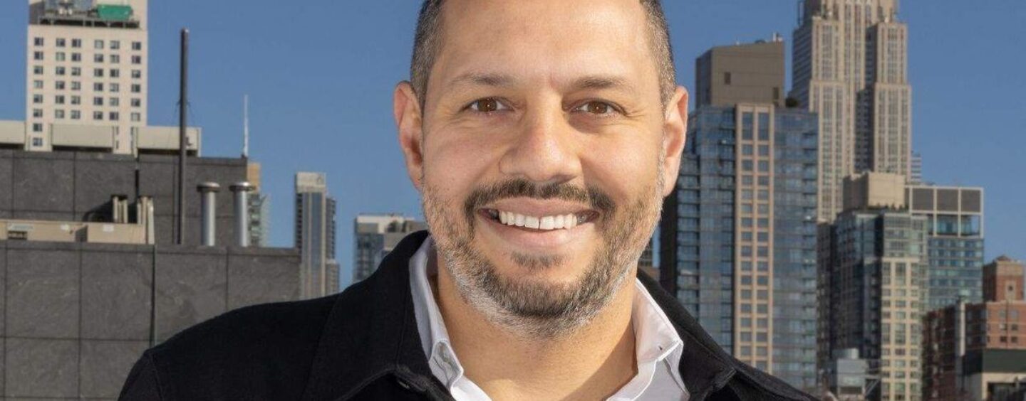 Pourquoi Mathew Shurka, survivant d'une thérapie de conversion gay, affirme que des personnes comme lui sont nécessaires au Congrès