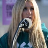 Un républicain de Virginie propose un projet de loi pour un nageur dont la cinquième place avec un athlète trans a lancé une carrière lucrative