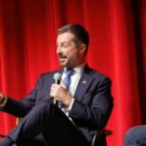 Pete Buttigieg se moque de la comparution payante de Trump à la Maison Blanche en Alabama avec le maire de Birmingham