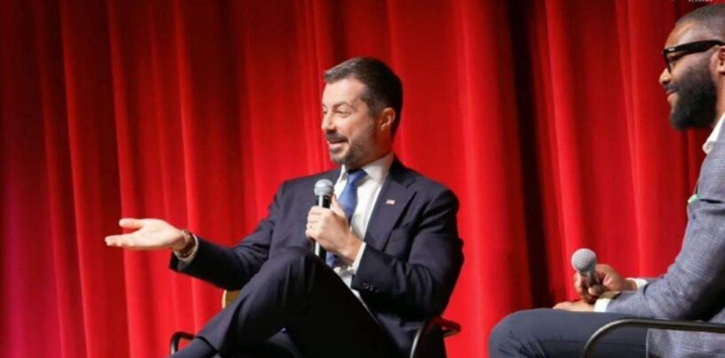 Pete Buttigieg se moque de la comparution payante de Trump à la Maison Blanche en Alabama avec le maire de Birmingham