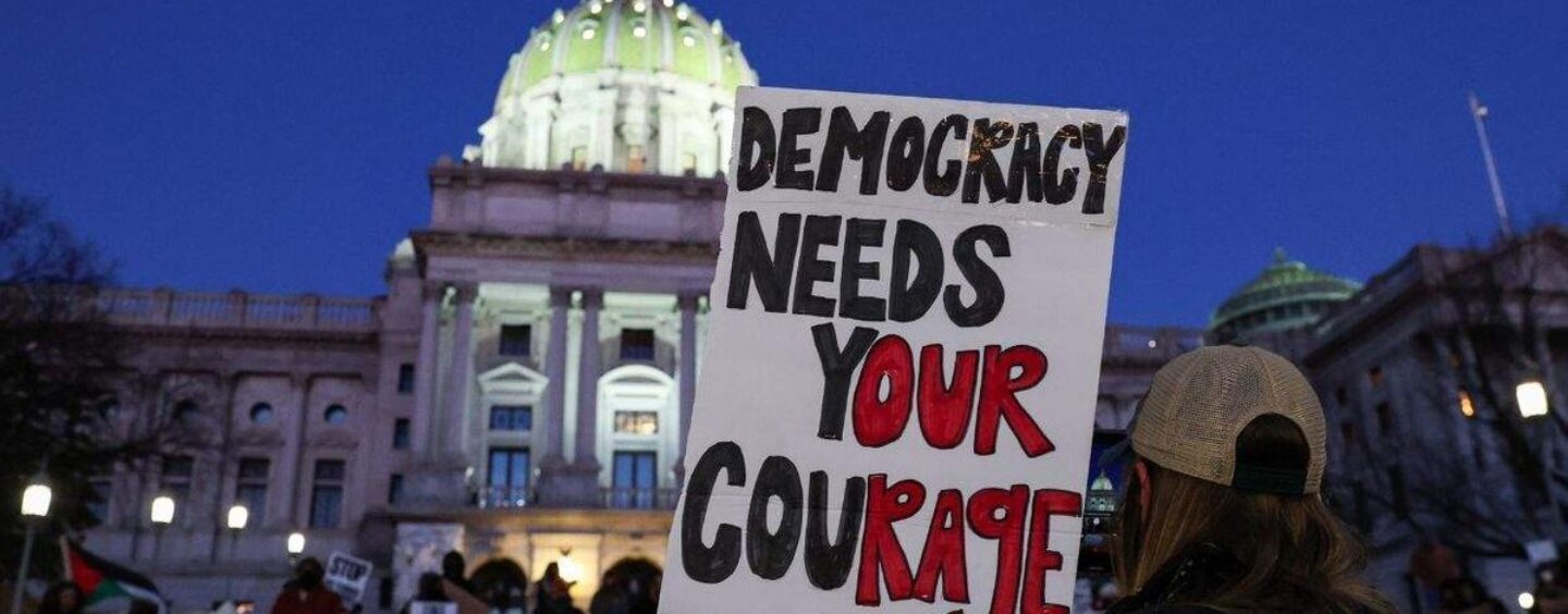 Les législateurs de Pennsylvanie font avancer les protections LGBTQ+ malgré les objections du GOP