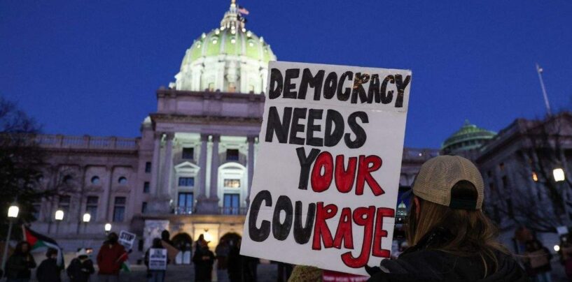 Les législateurs de Pennsylvanie font avancer les protections LGBTQ+ malgré les objections du GOP