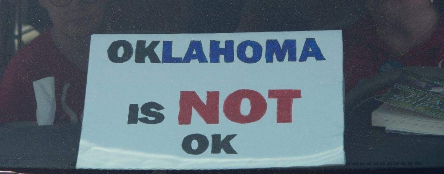 Oklahoma House vote pour bloquer les modifications des actes de naissance des personnes transgenres et pour interdire les drapeaux de la fierté