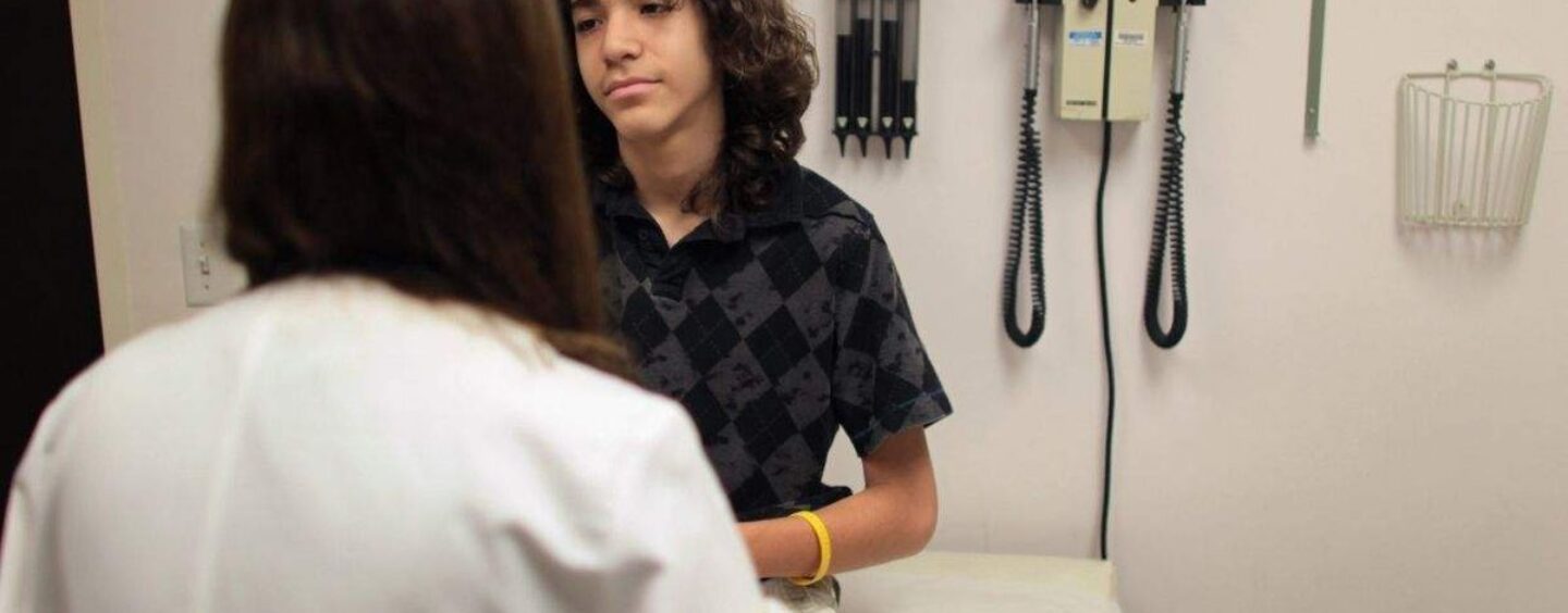 Les républicains de l'Idaho adoptent un projet de loi obligeant les médecins à éliminer les enfants transgenres