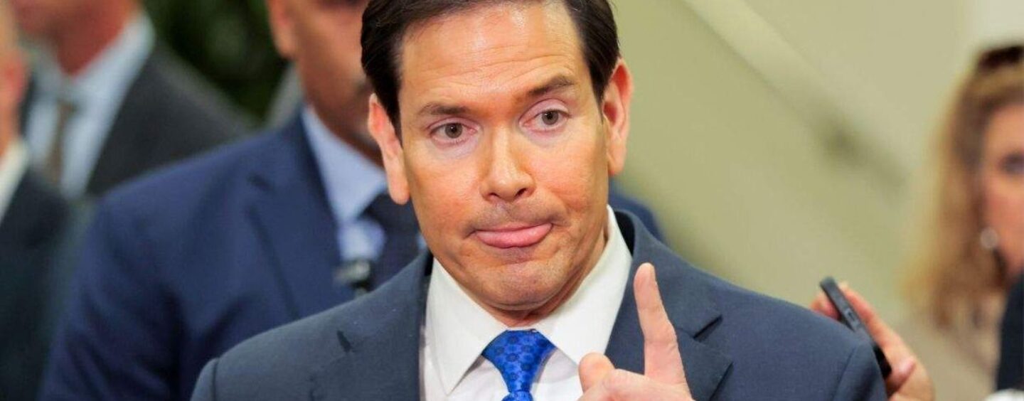 La règle des visas du Département d'État ouvre la voie à un examen minutieux par l'ICE des immigrants transgenres