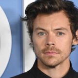 Harry Styles devient viral pour un baiser torride avec un homme sur SNL