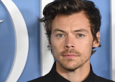 Harry Styles devient viral pour un baiser torride avec un homme sur SNL