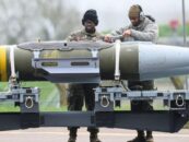 Le juge fait allusion à un recours collectif fédéral et ordonne des preuves au DOJ dans une affaire d'interdiction militaire trans