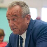 Le juge bloque les dangereux changements de politique vaccinale de RFK Jr.. L'ancien dirigeant du CDC qualifie cela de « grande nouvelle »