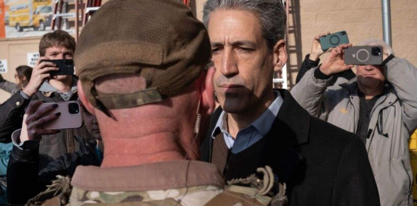 Qui est Daniel Biss, le démocrate qui a battu de peu la star de la génération Z Kat Abughazaleh dans l'Illinois