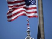 Les républicains du Tennessee avancent un projet de loi ciblant ce que les étudiants peuvent appeler des éducateurs transgenres