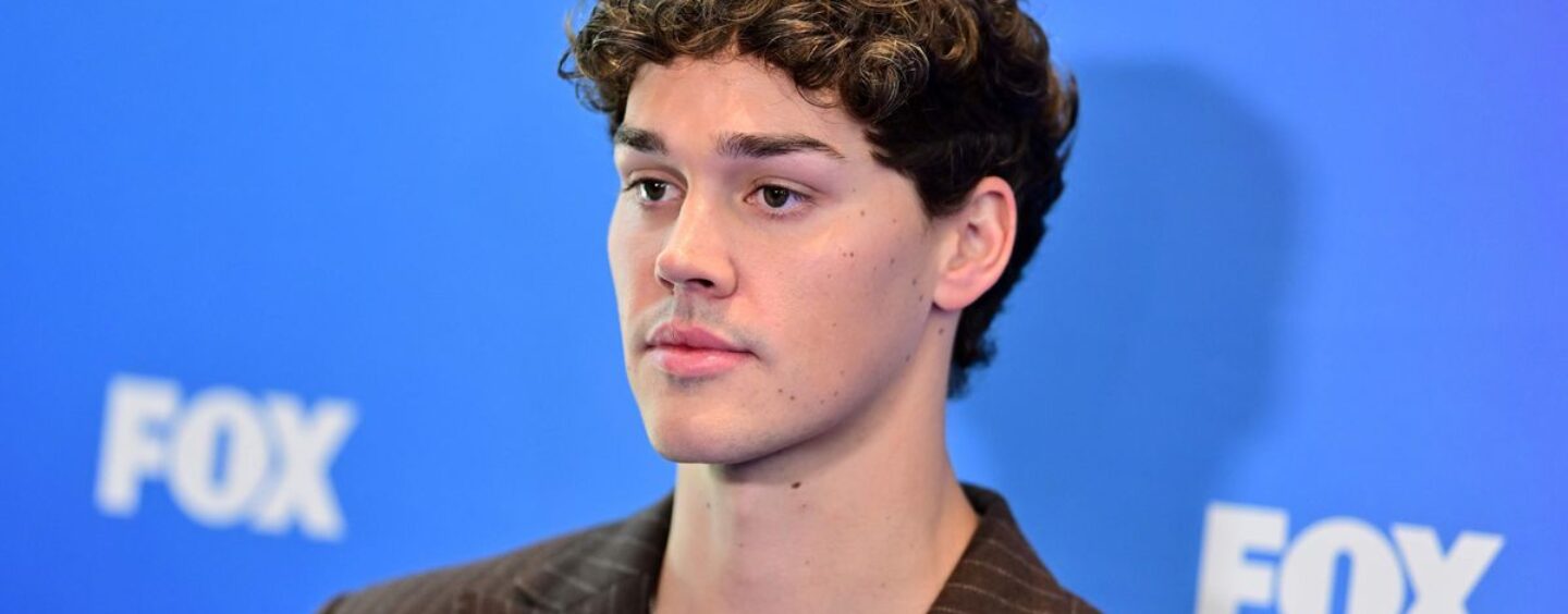 Les photos sexy torse nu de Noah Beck sur le tournage de Baywatch deviennent virales