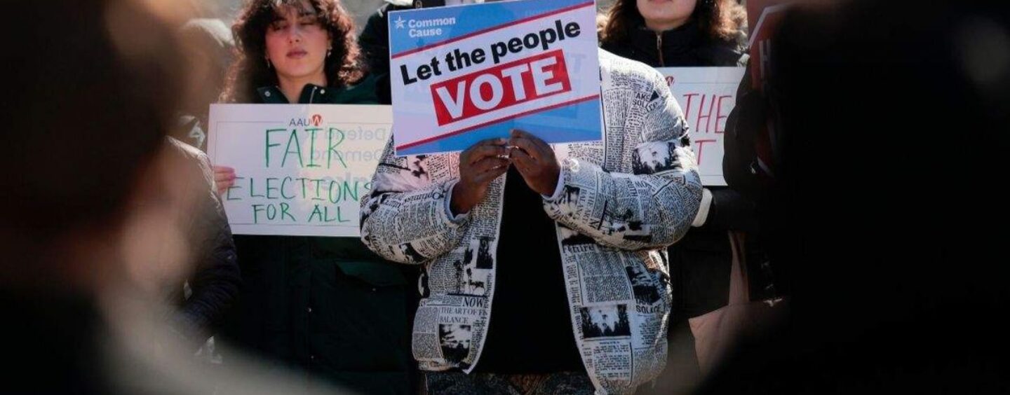 Les sénateurs doivent rejeter le programme anti-trans de Trump dans le cadre de la loi SAVE America, préviennent les défenseurs
