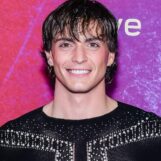 Kaden Connors de Heated Rivalry transpire dans un nouveau selfie sexy au gymnase