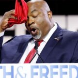 Le chrétien « Black Nazi » Mark Robinson admet son obsession pour le porno qu'il a nié pendant sa campagne