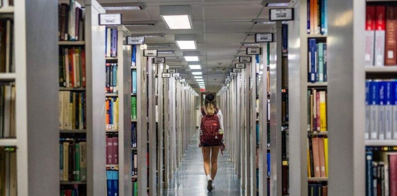 « Je n'obéirai pas » : une bibliothécaire du Tennessee refuse de déplacer les livres LGBTQ+