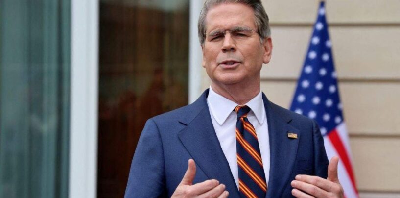 Le secrétaire au Trésor appelle à « un peu d'empathie » pour Trump, qui s'est réjoui de la mort de Robert Mueller