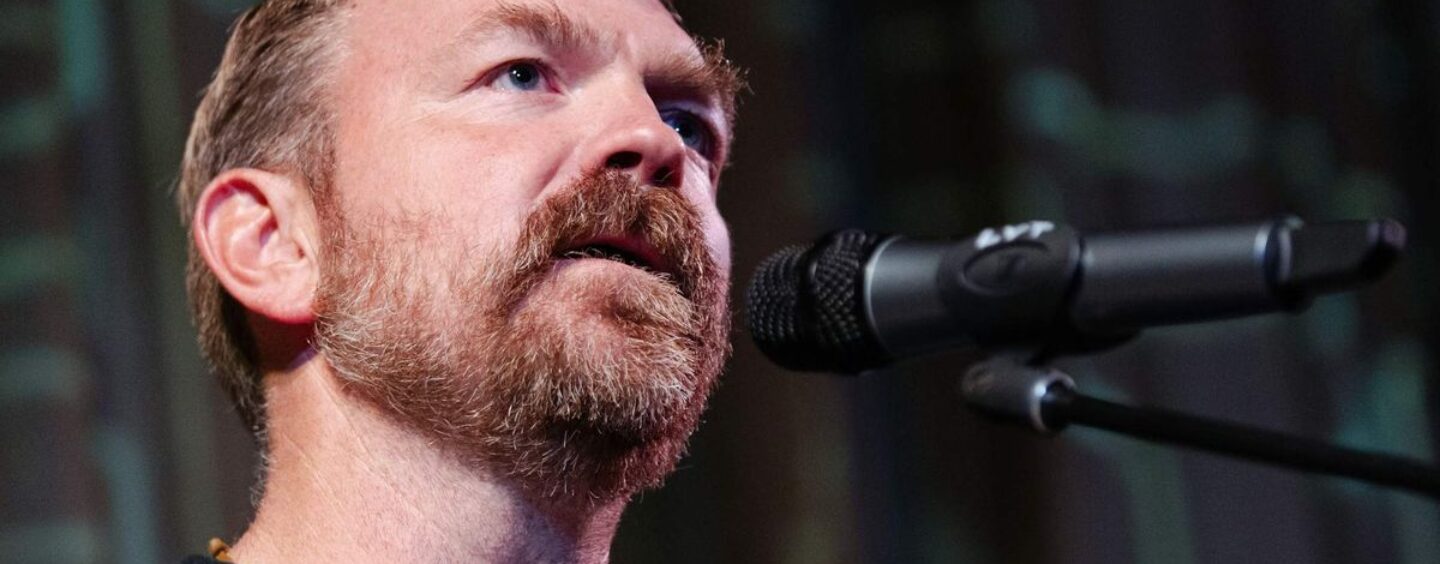 Graham Platner annule brusquement la collecte de fonds de sa campagne au bar gay de New York