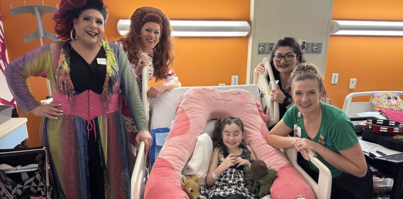 Un enfant de 7 ans s'est battu pour les drag queens. Quand elle est tombée malade, ils l'ont aidée à chanter à nouveau