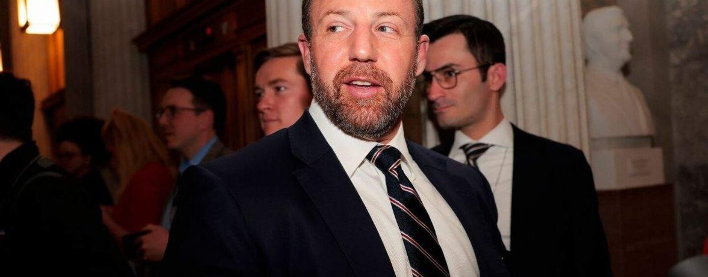 Dans Markwayne Mullin, Pete Hegseth a un concurrent dans la bravade, le masochisme et la haine queer