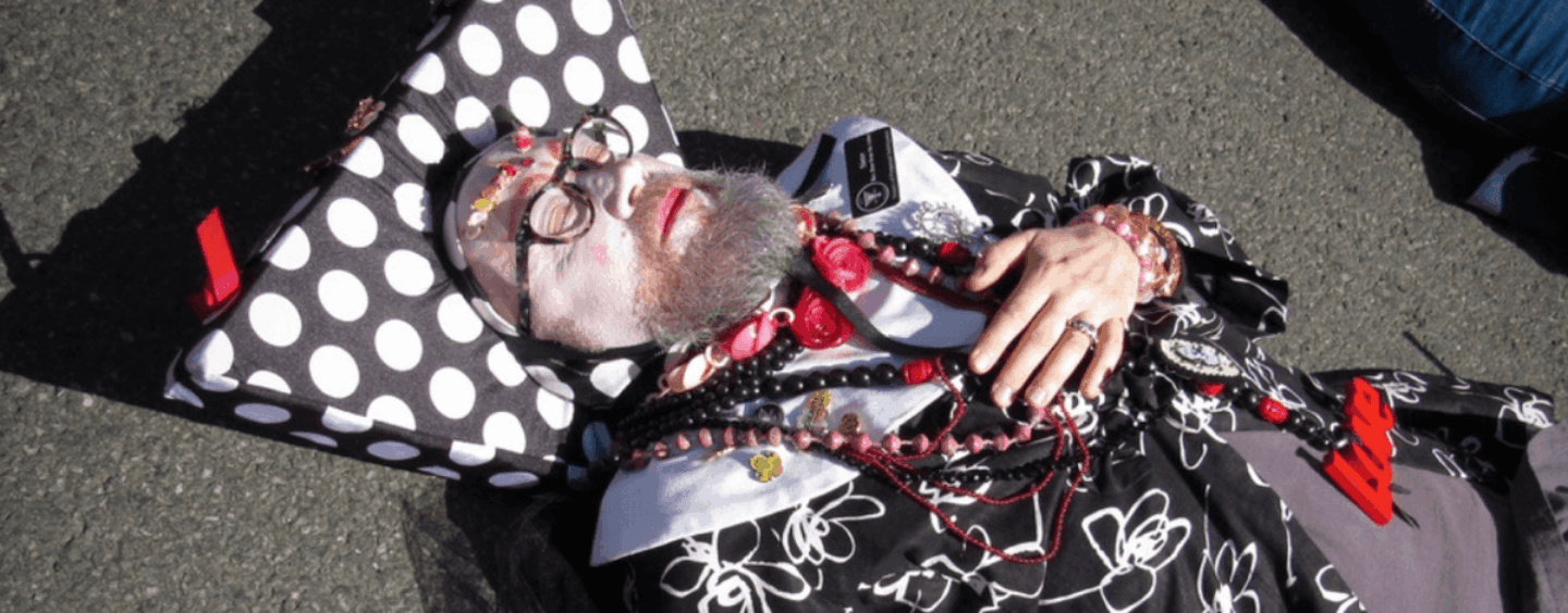 EN IMAGES : la marche et le massacre d'ACT UP à New York devant Palantir