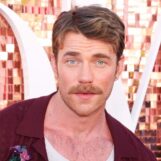 Zane Phillips se dévoile dans ses derniers rôles torrides à la télévision