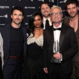 Hollywood a tenté de supprimer le sexe gay de Heated Rivalry, alors Jacob Tierney est allé au Canada