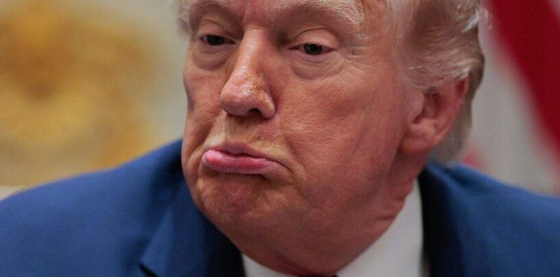 Tout en affirmant que le dirigeant iranien est gay, Trump affirme que le « YMCA » lui a valu le vote gay. Ce n'est pas le cas