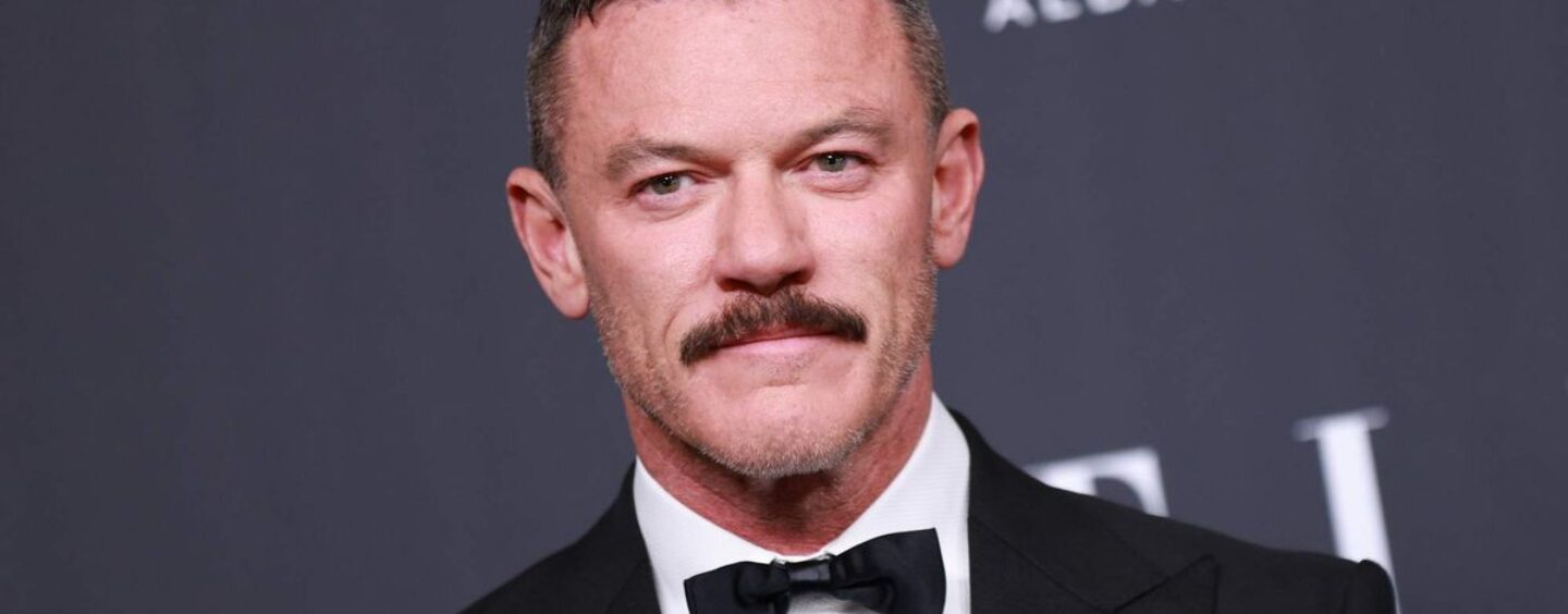 Luke Evans porte un corset et des résilles « sensuels » dans un costume de Rocky Horror