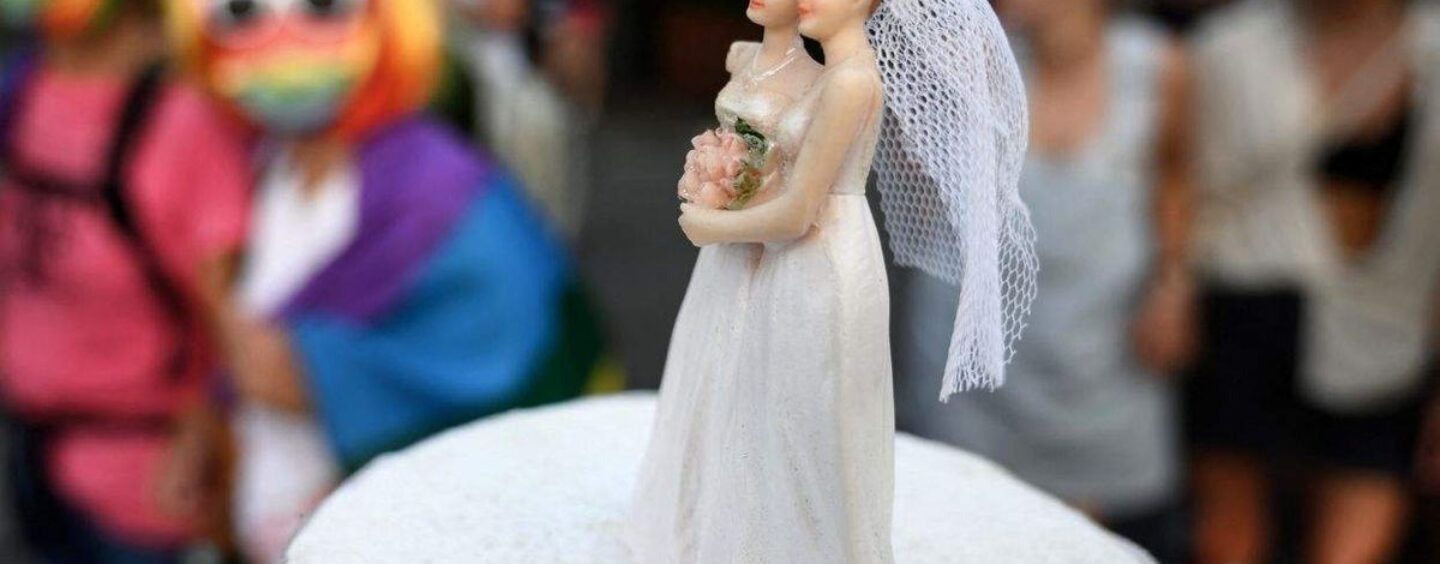 La ville du Kentucky verse 800 000 $ à un photographe dans une affaire de mariage homosexuel