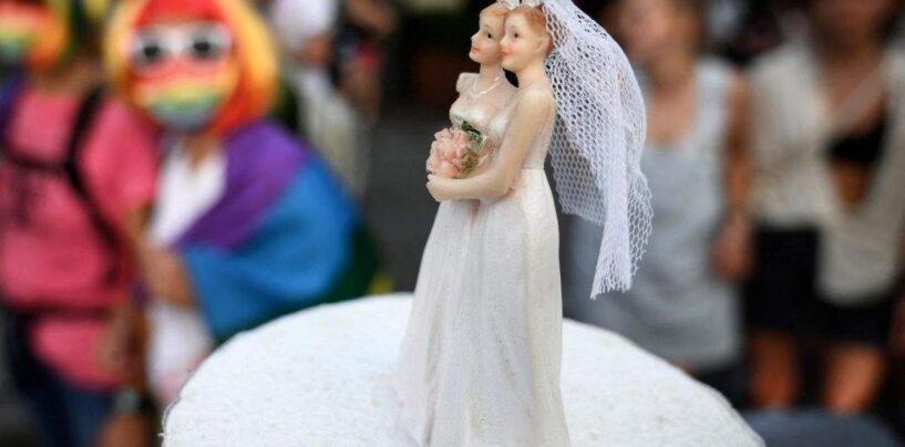 La ville du Kentucky verse 800 000 $ à un photographe dans une affaire de mariage homosexuel
