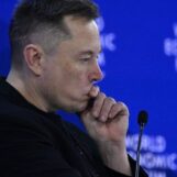 Une fresque murale liée à Elon Musk dans un bar gay de Rhode Island suscite des réactions négatives