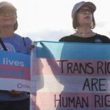 Des militants transgenres se rassemblent à Washington alors que des manifestations à l'échelle nationale rassemblent des millions de personnes