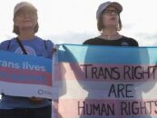 Des militants transgenres se rassemblent à Washington alors que des manifestations à l'échelle nationale rassemblent des millions de personnes