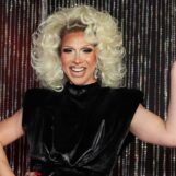 La star de Drag Race, Darlene Mitchell, épouse son adorable mari lors d'une cérémonie campy