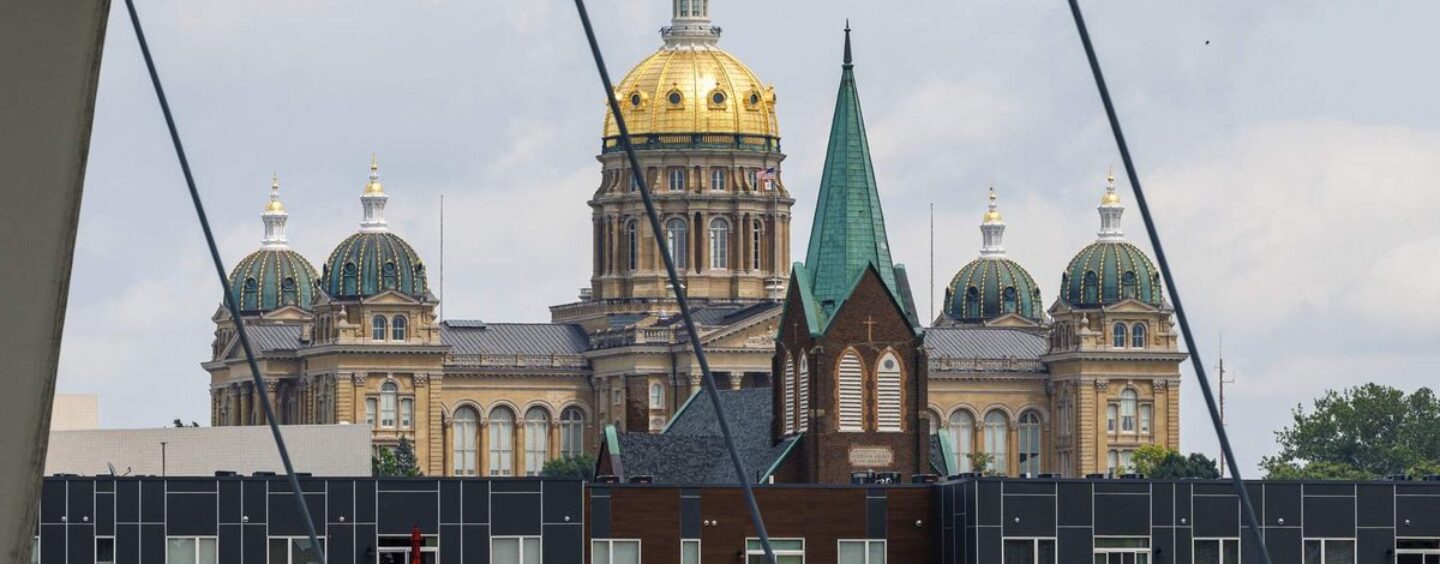 Les républicains de l'Iowa House adoptent un projet de loi qui aggravera la vie des résidents transgenres