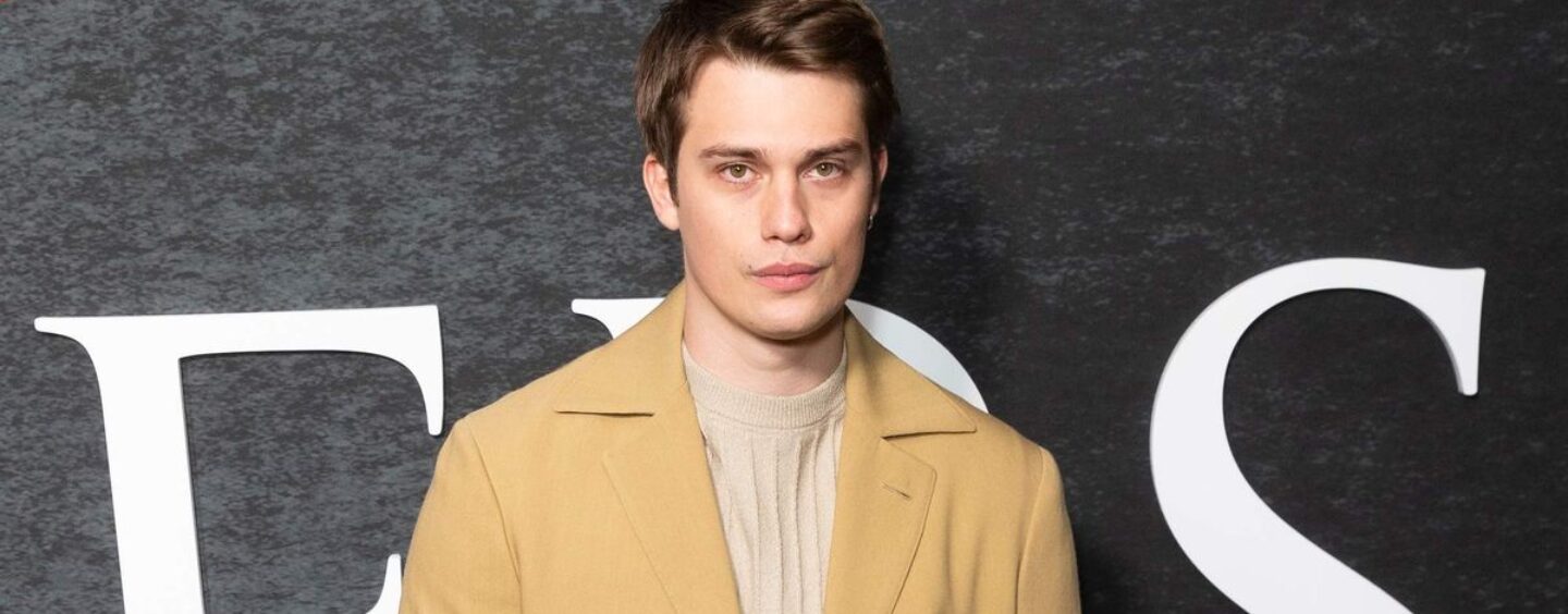 Nicholas Galitzine montre ses énormes biceps dans la bande-annonce des Maîtres de l'Univers