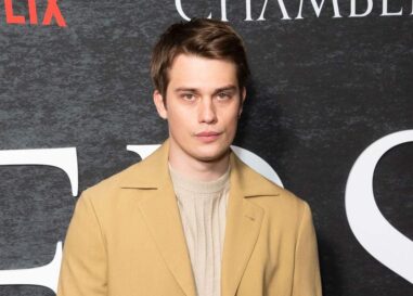 Nicholas Galitzine montre ses énormes biceps dans la bande-annonce des Maîtres de l'Univers