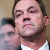 Le mari de Kristi Noem accusé de vivre une double vie de fétichiste du travestissement « bimbo aux gros seins »