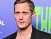 Alexander Skarsgård se déshabille et porte un short léopard moulant lors d'une nouvelle séance photo