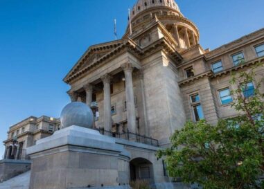 La législature de l'Idaho ne gouverne pas. C'est la chasse aux transgenres