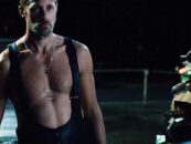 Dans quelle mesure verrons-nous moins d’Alexander Skarsgård dans un passager classé R ?