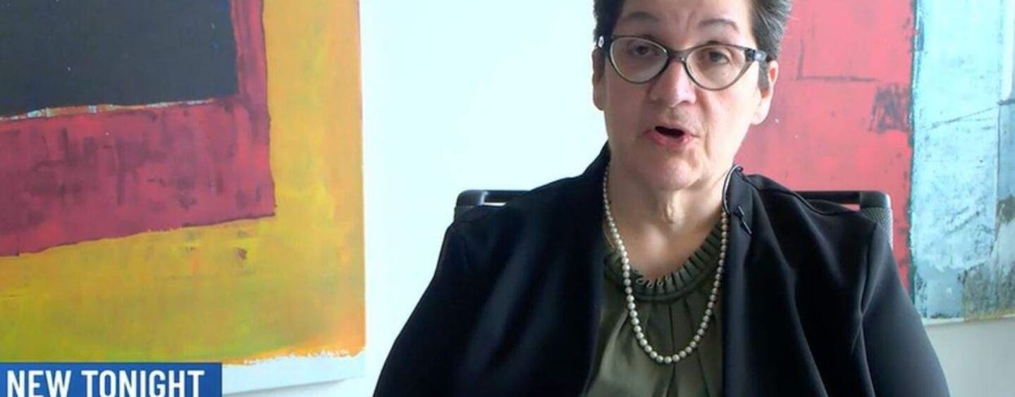 Licenciée pour avoir refusé de supprimer des livres LGBTQ+, une bibliothécaire du Tennessee dit qu'elle recommencerait