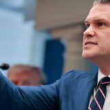 Hegseth compare le sauvetage de l’Iran à une résurrection alors que Trump menace de frapper les infrastructures civiles